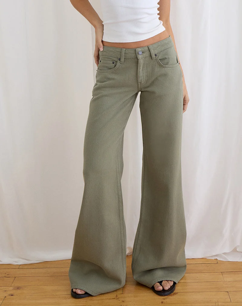 Lose sitzende Flare-Jeans mit niedriger Leibhöhe aus Twill in Farn-Grün