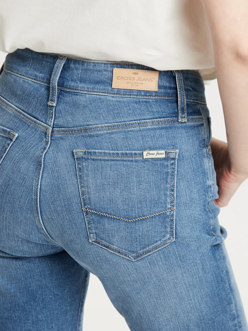 ANYA SHORT | SLIM FIT JEANS SHORTS