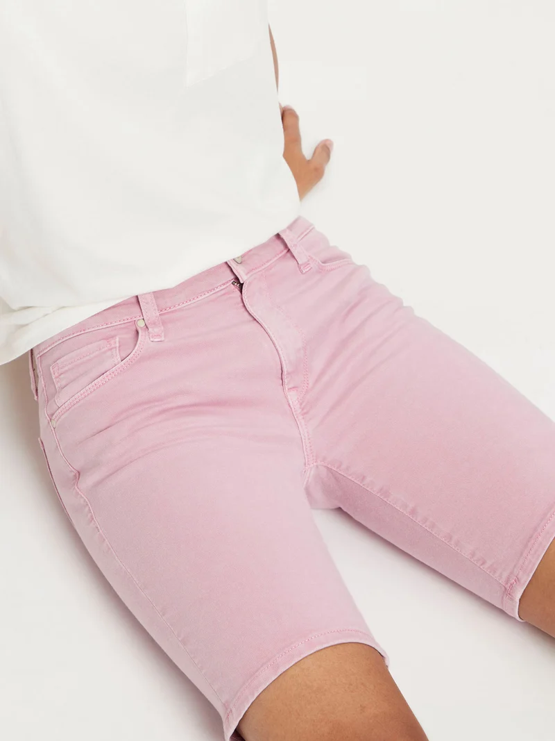 ANYA SHORT | SLIM FIT SHORTS
