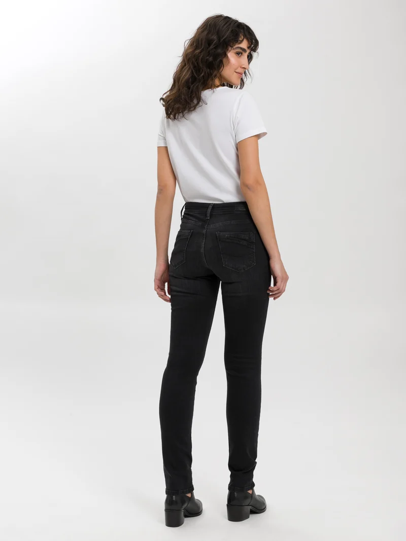 ANYA | SLIM FIT JEANS