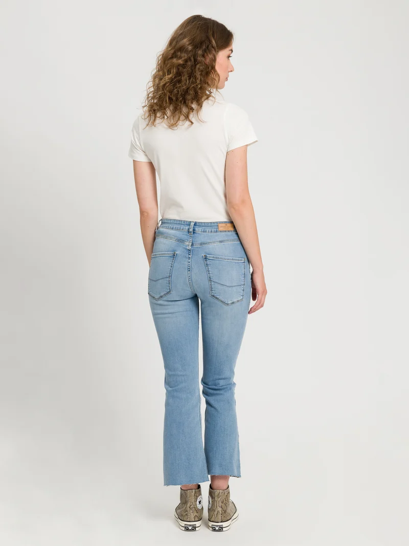 CROPPED FLARE | REGULAR FIT JEANS