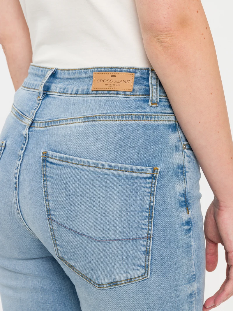 CROPPED FLARE | REGULAR FIT JEANS