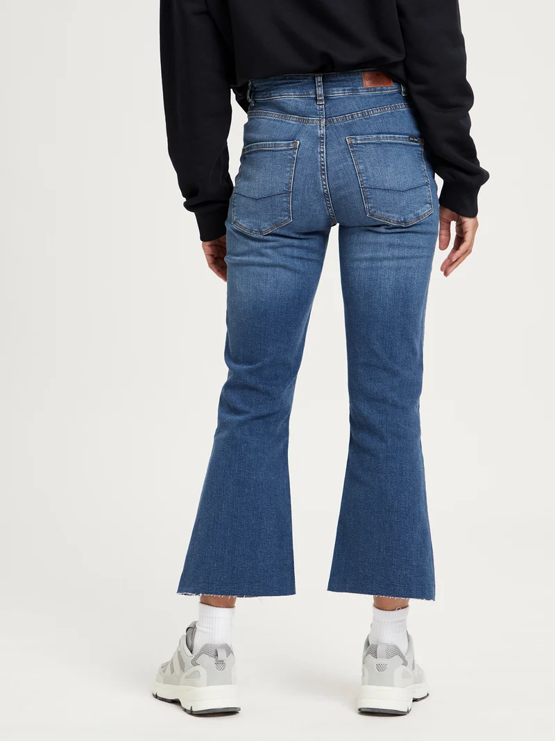 CROPPED FLARE | REGULAR FIT JEANS