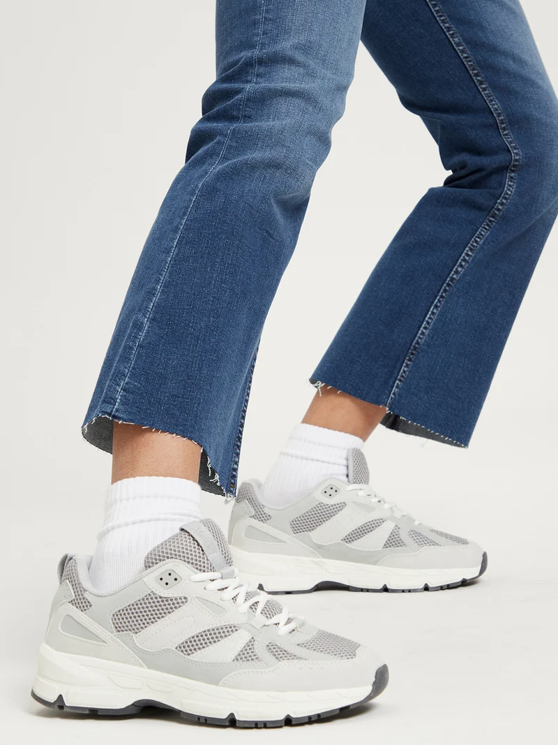 CROPPED FLARE | REGULAR FIT JEANS