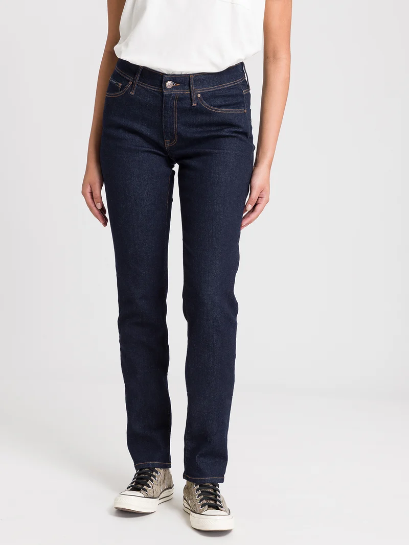 ANYA | SLIM FIT