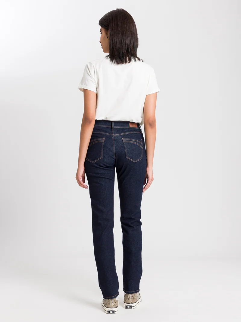 ANYA | SLIM FIT