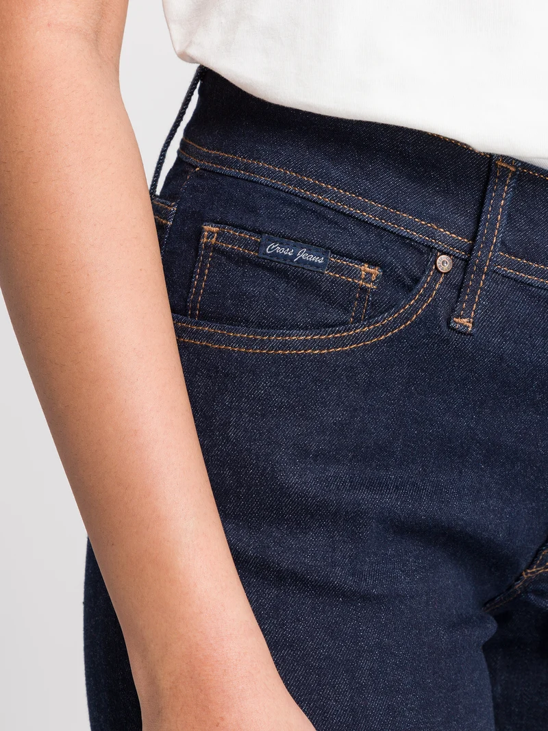 ANYA | SLIM FIT
