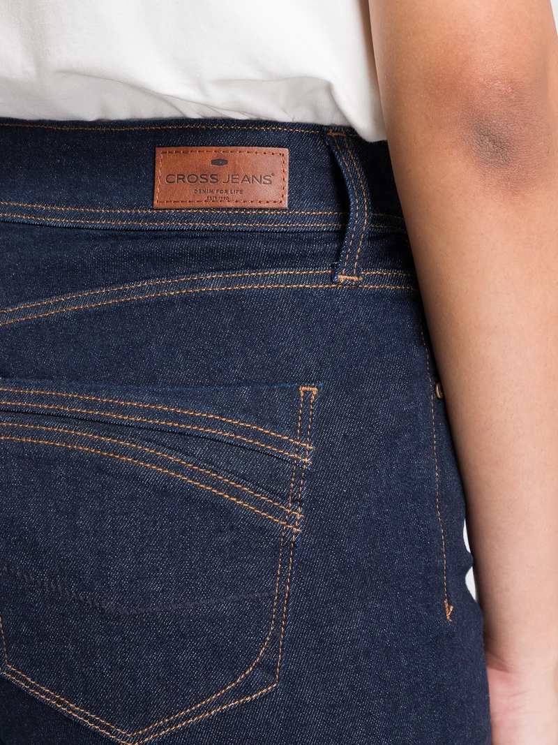 ANYA | SLIM FIT