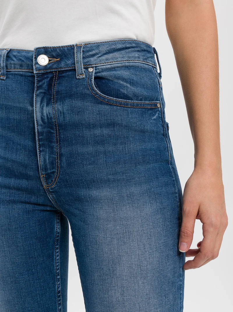 SKINNY FLARE | SKINNY FIT JEANS
