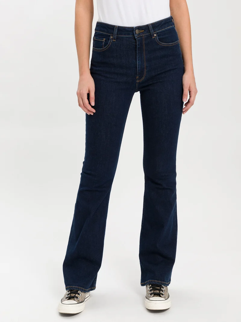 SKNNY FLARE | SKINNY FIT JEANS