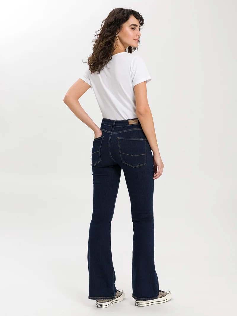 SKNNY FLARE | SKINNY FIT JEANS