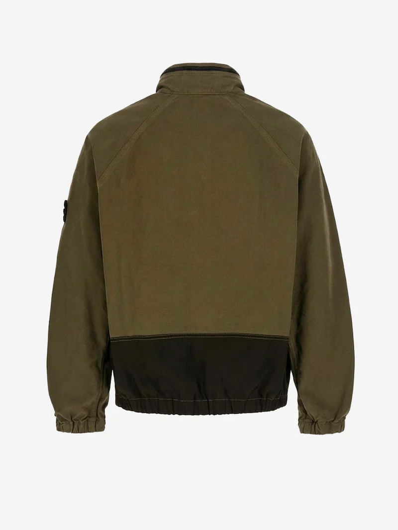 Giacca verde militare in cotone con inserti in nylon e logo patch