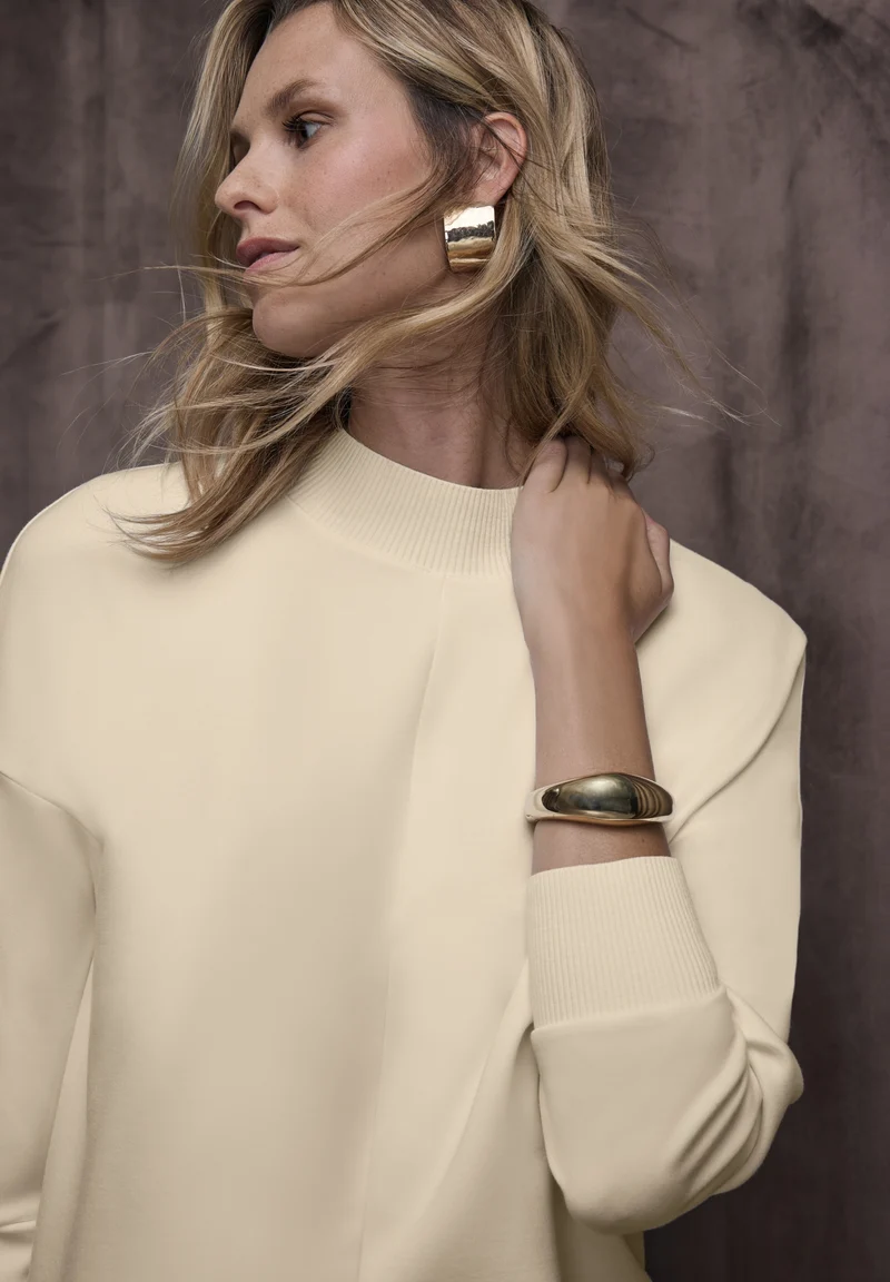 heavy shirt rib details, soft beige