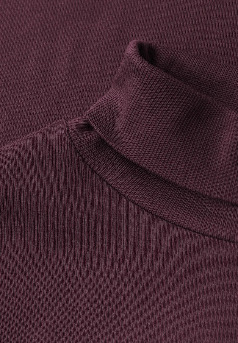 LTD QR basic rib roll neck shi, jazz berry