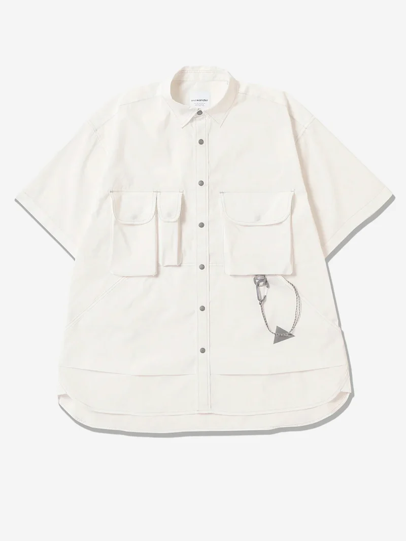 Camicia a manica corte multi pocket in bianco