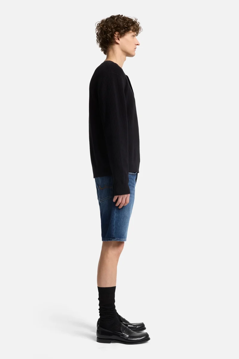 Henley Sweater in Black