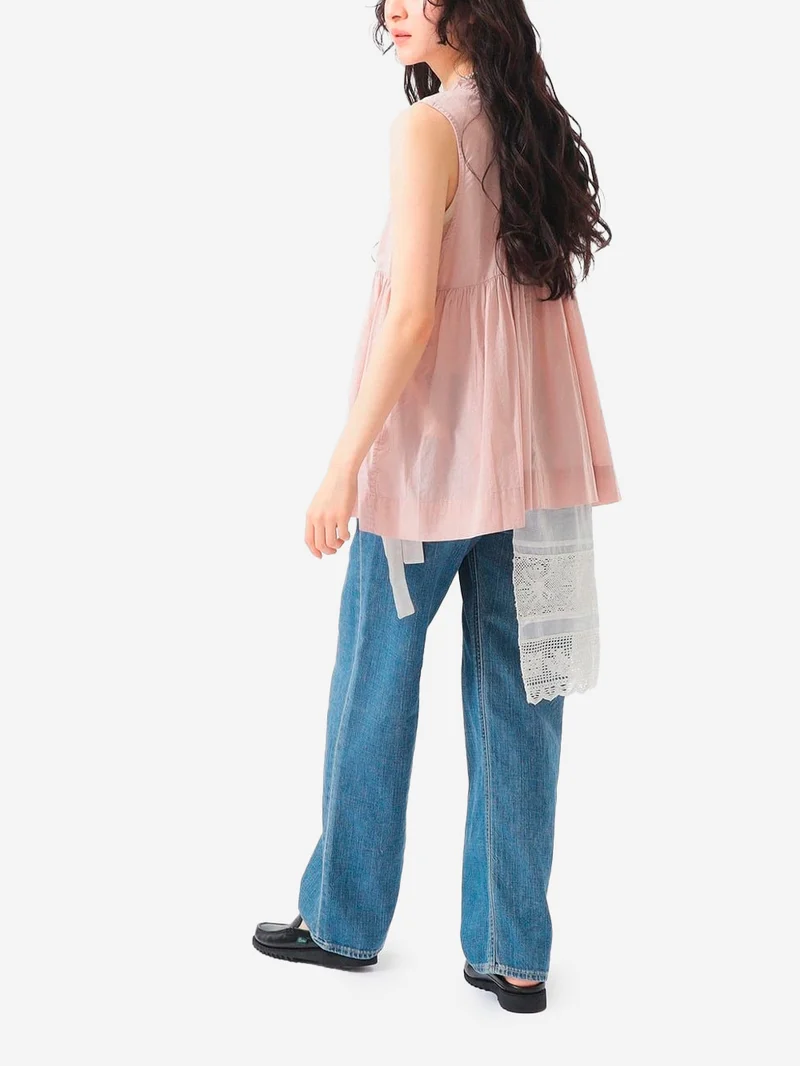 Camicia senza maniche rosa in sheer di cotone con lacci e pieghe