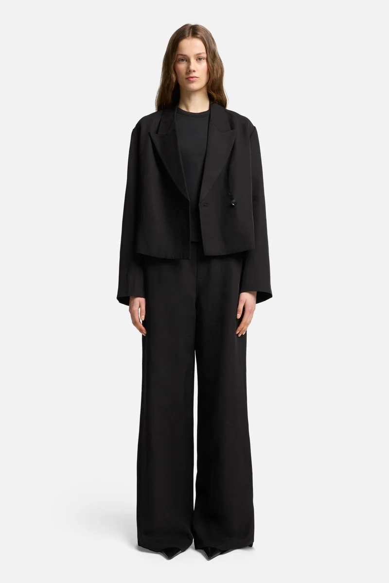 Cropped Linen Blend Blazer in Black