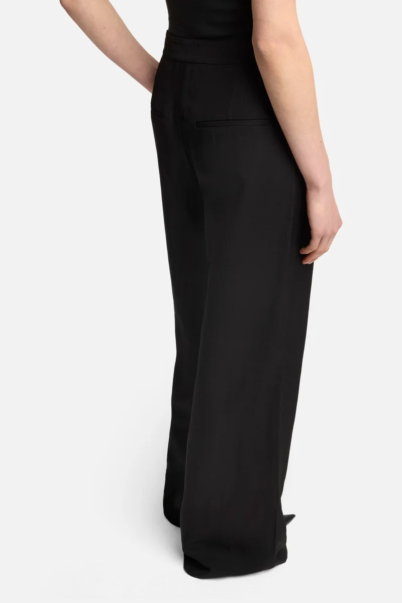 Classic Linen Pant in Black