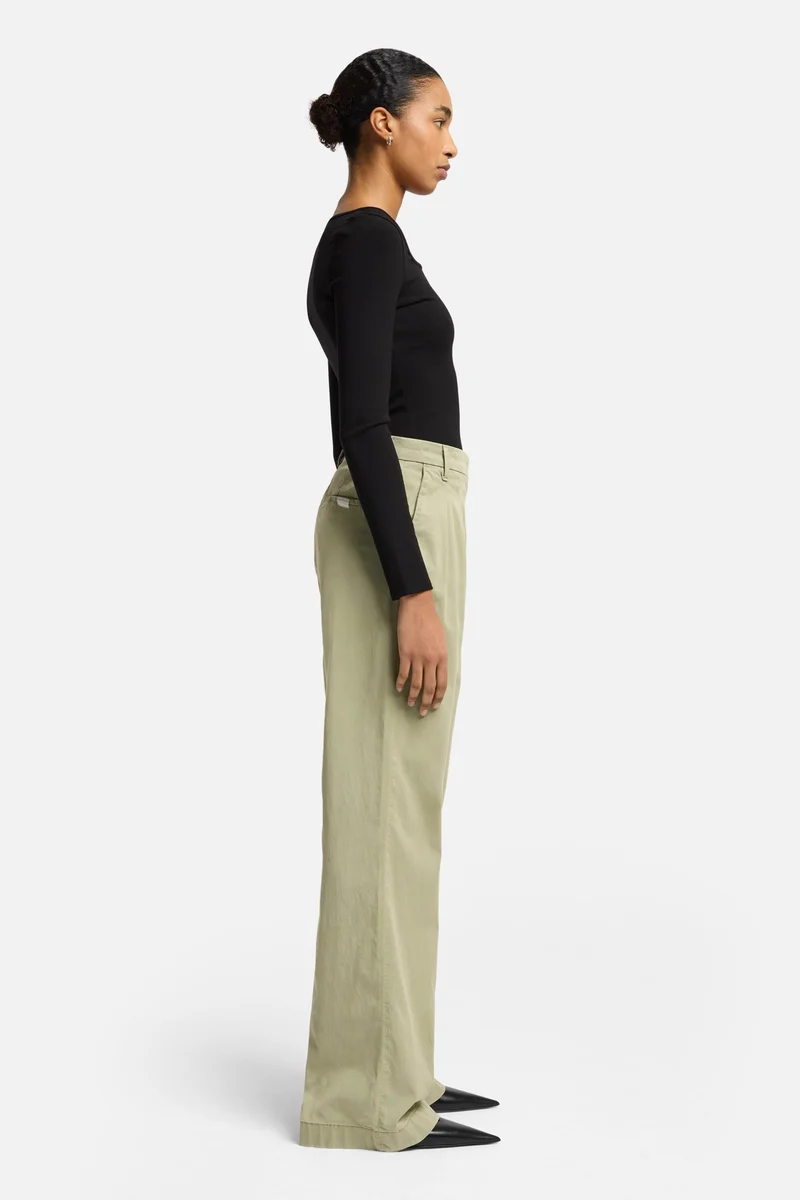 Pleated Chino in Palm