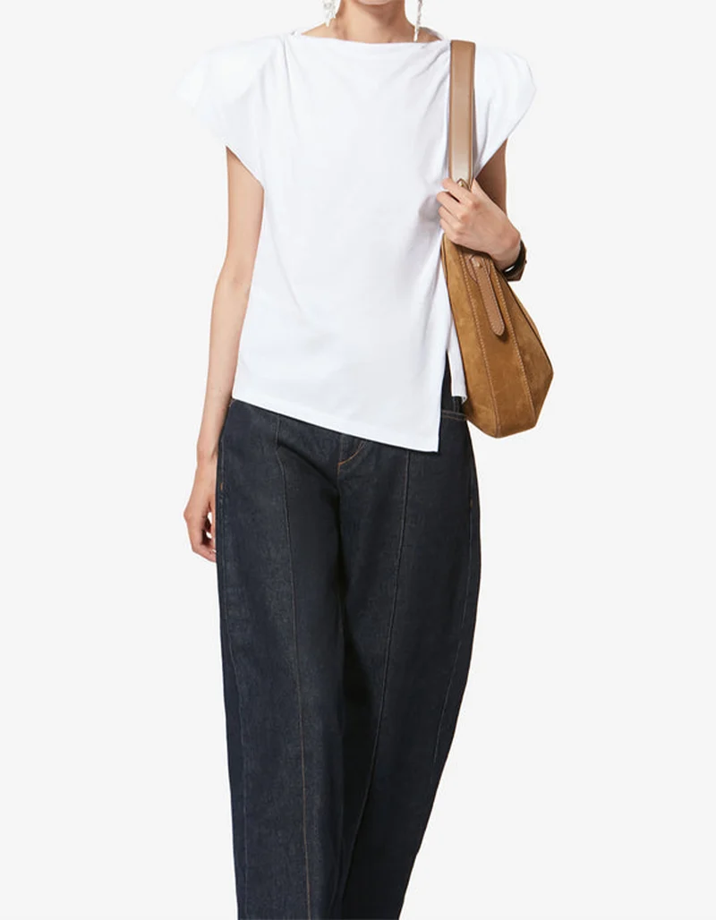 Asymmetrisches T-Shirt Sebani mit Schulterpolstern