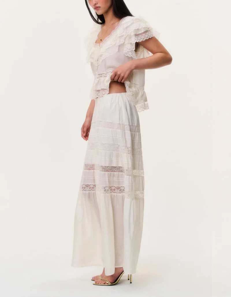Maxi Seiden-Rock Nivine mit Spitzendetails