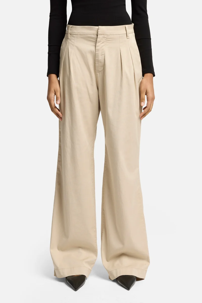 Pleated Chino in Cold Brew