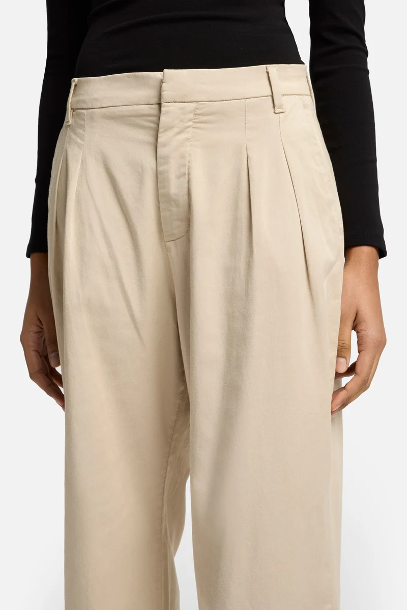 Pleated Chino in Cold Brew