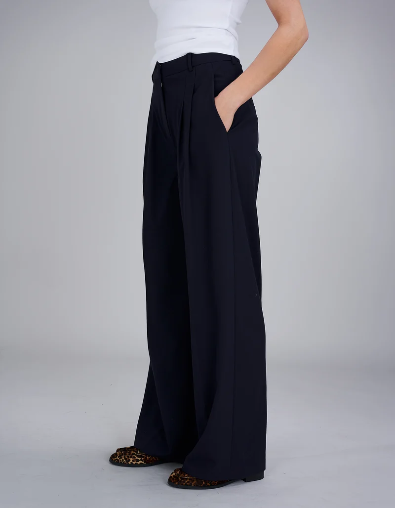 Wide-Leg Bundfaltenhose Josie