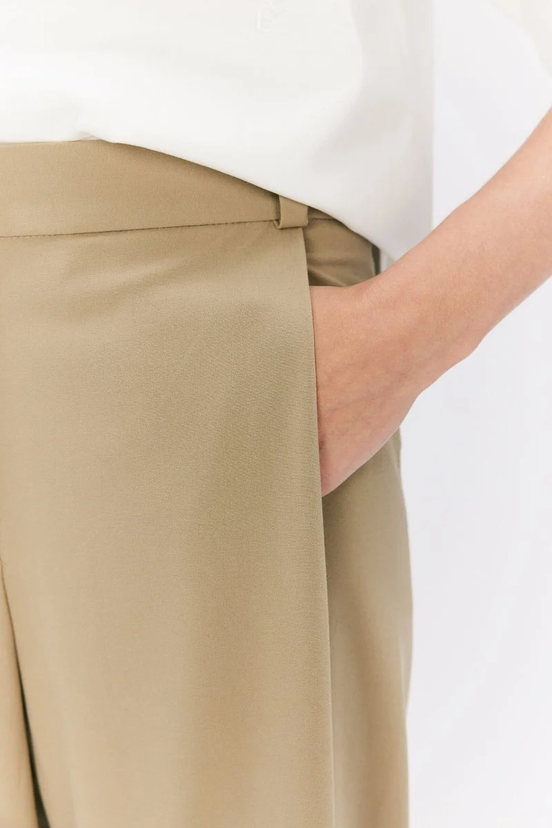 Elvine Hose SANDI LIGHT in der Farbe DARK SAND