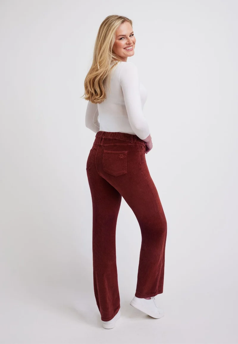 wonderjeans Relaxed Straight Easy Cord Burgundy