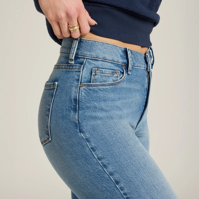 Cropped Straight Leg Gilmore Jeans