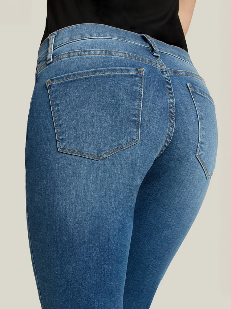 Slim Straight Logan Jeans