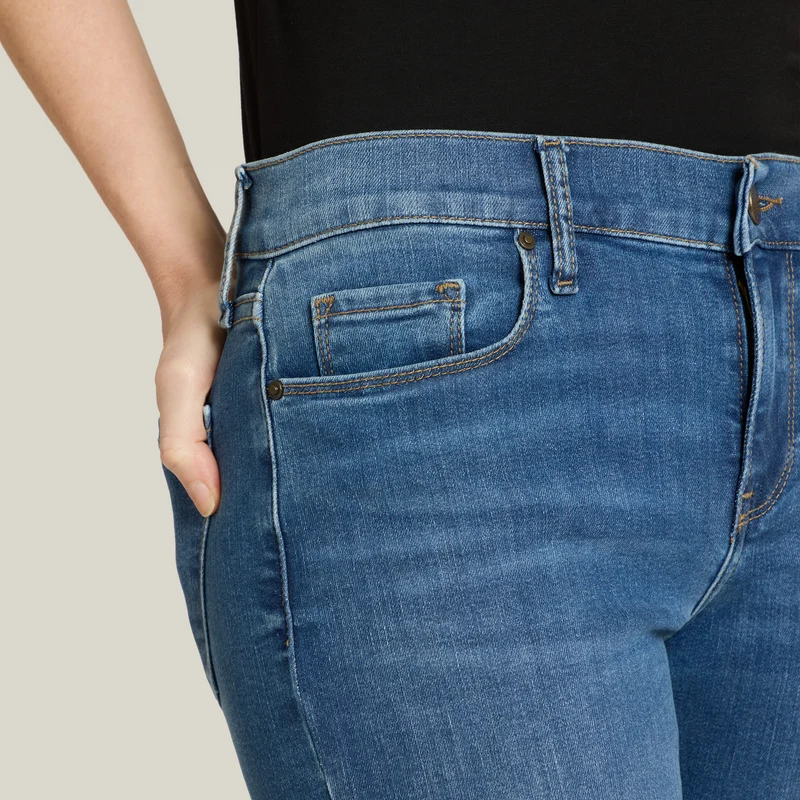 Slim Straight Logan Jeans