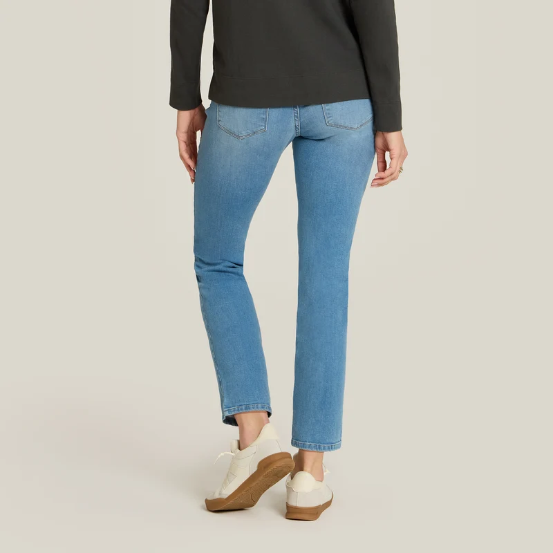 Slim Straight Logan Jeans