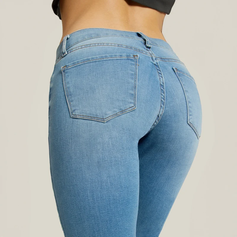 Slim Straight Logan Jeans