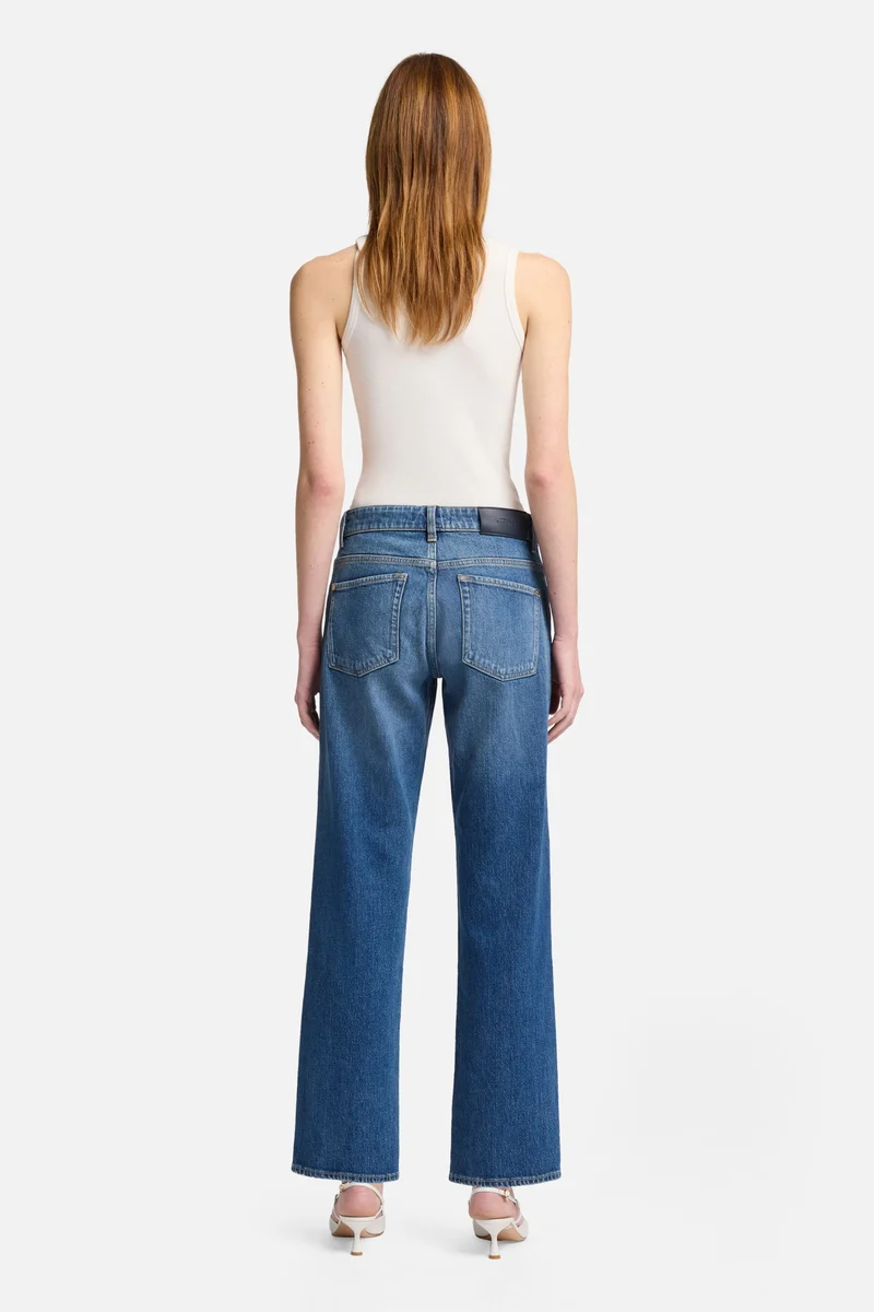 MANKIND Calie Straight in Explorer