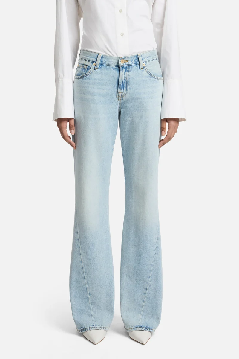 Slim Illusion Twisted Seam Spencer Flare in Tempe