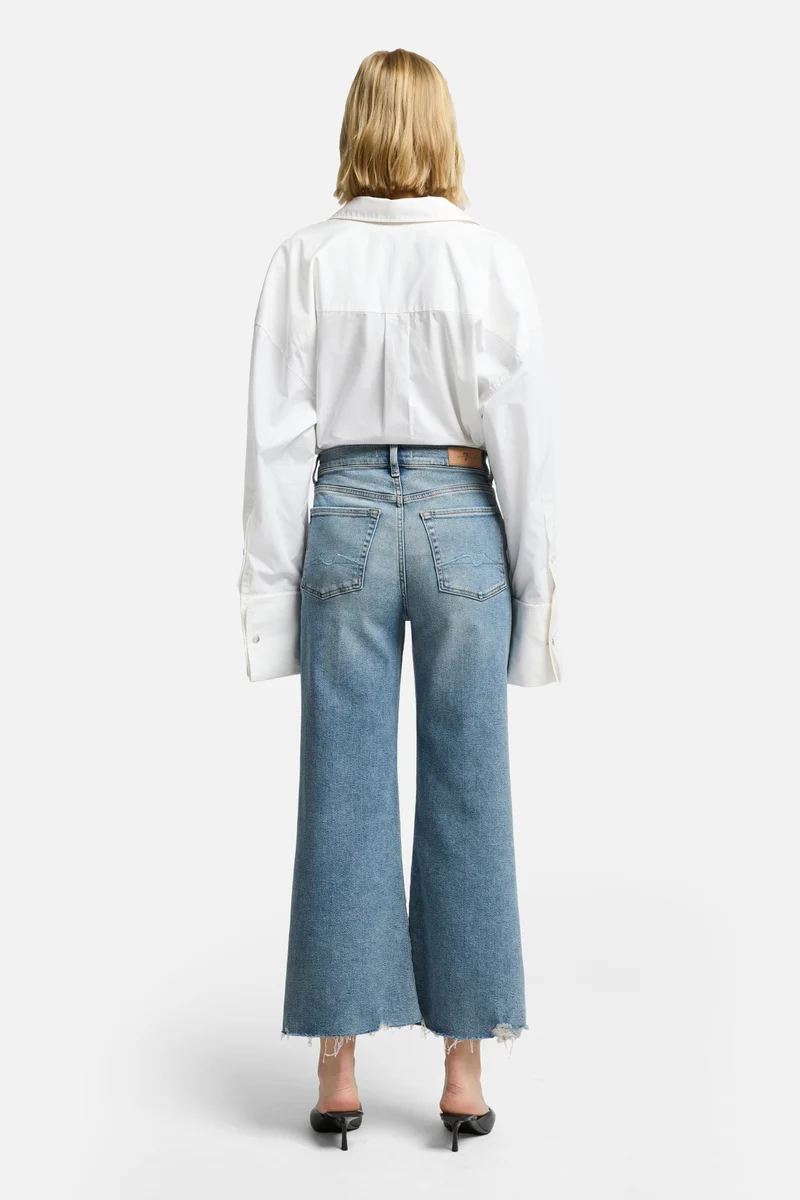 Luxe Vintage Ultra High Rise Cropped Jo in Walk