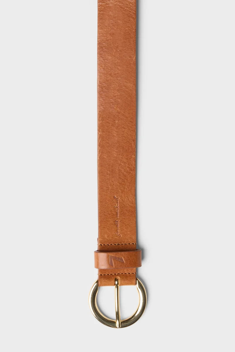 Round Buckle Italian Leather Belt in Natural