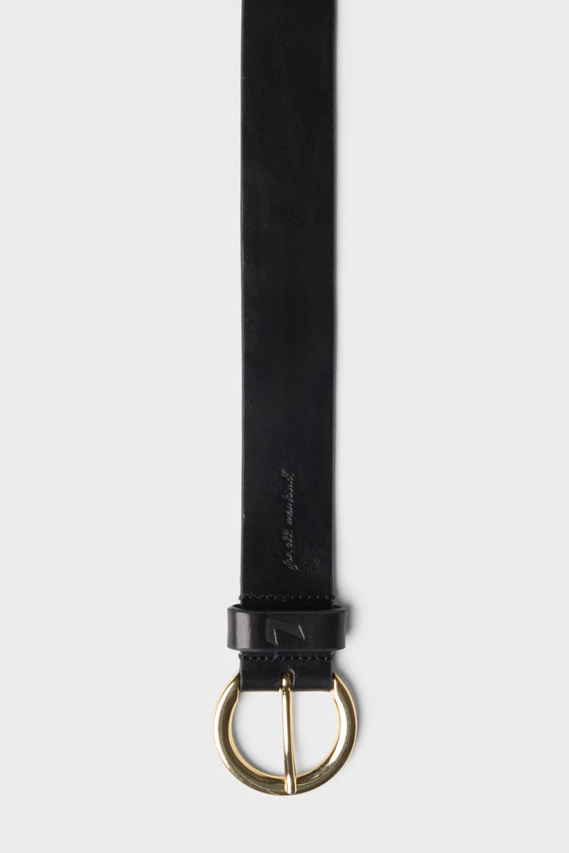 Round Buckle Italian Leather Belt in Black