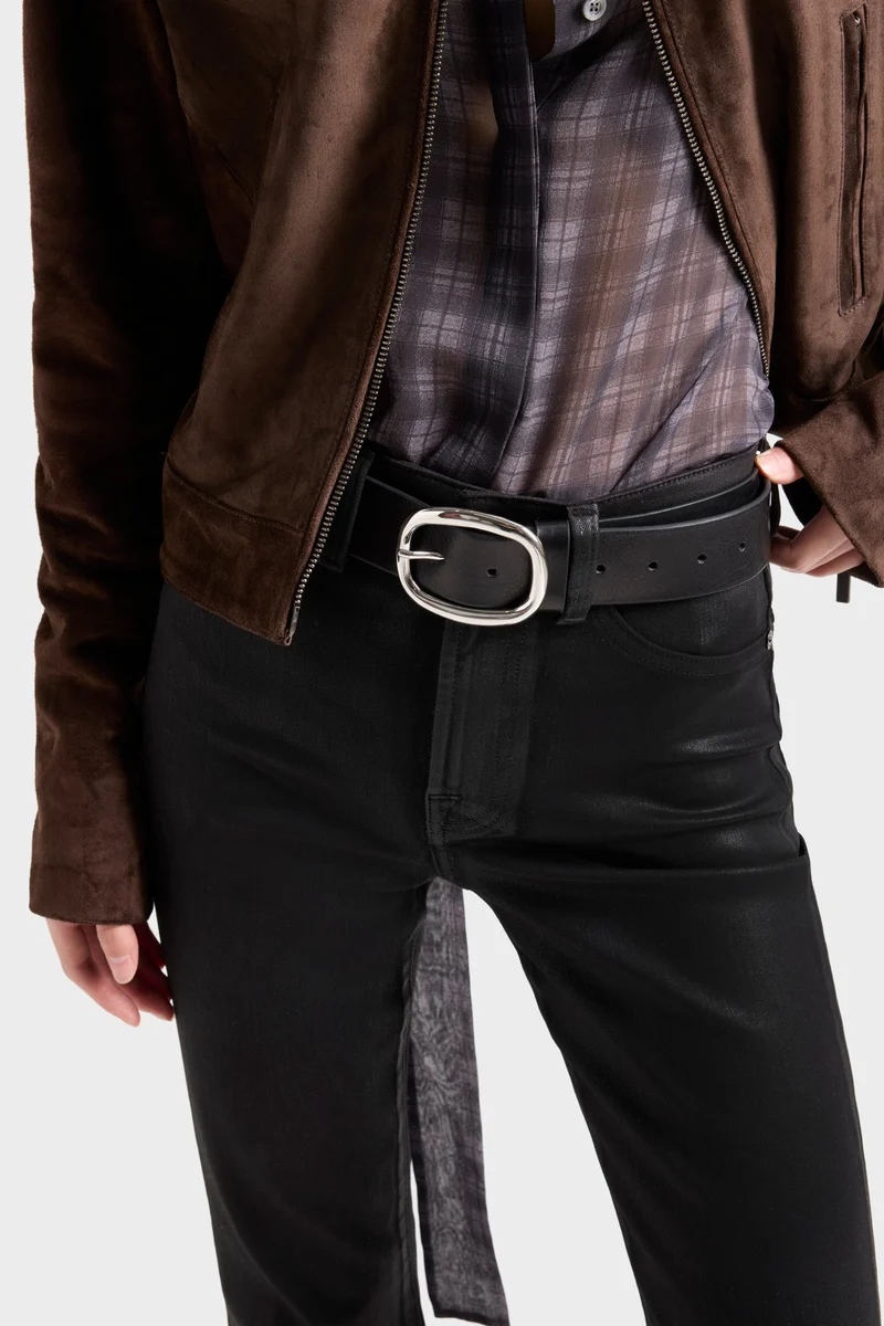 Oval Buckle Italian Leather Belt in Black