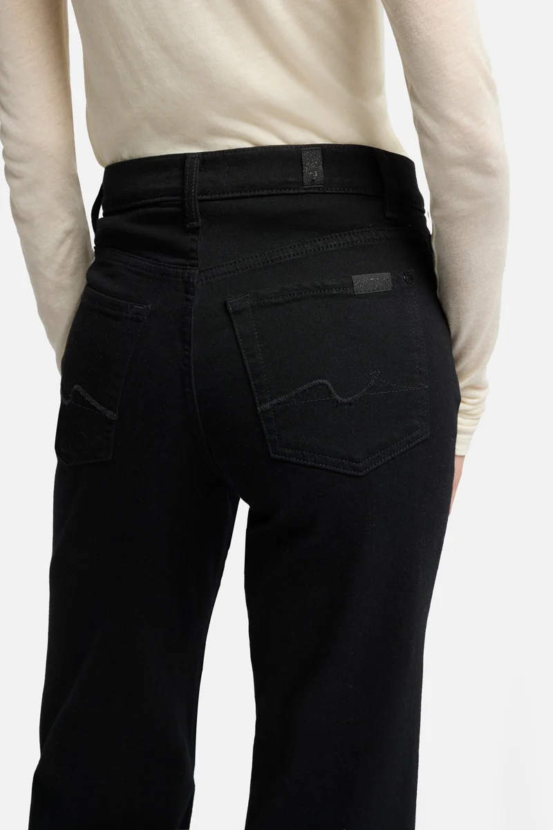 Cropped Alexa in Black