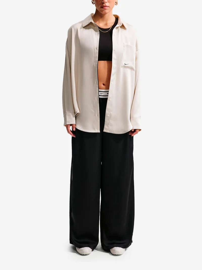 Camicia oversize satinata chiara con piping