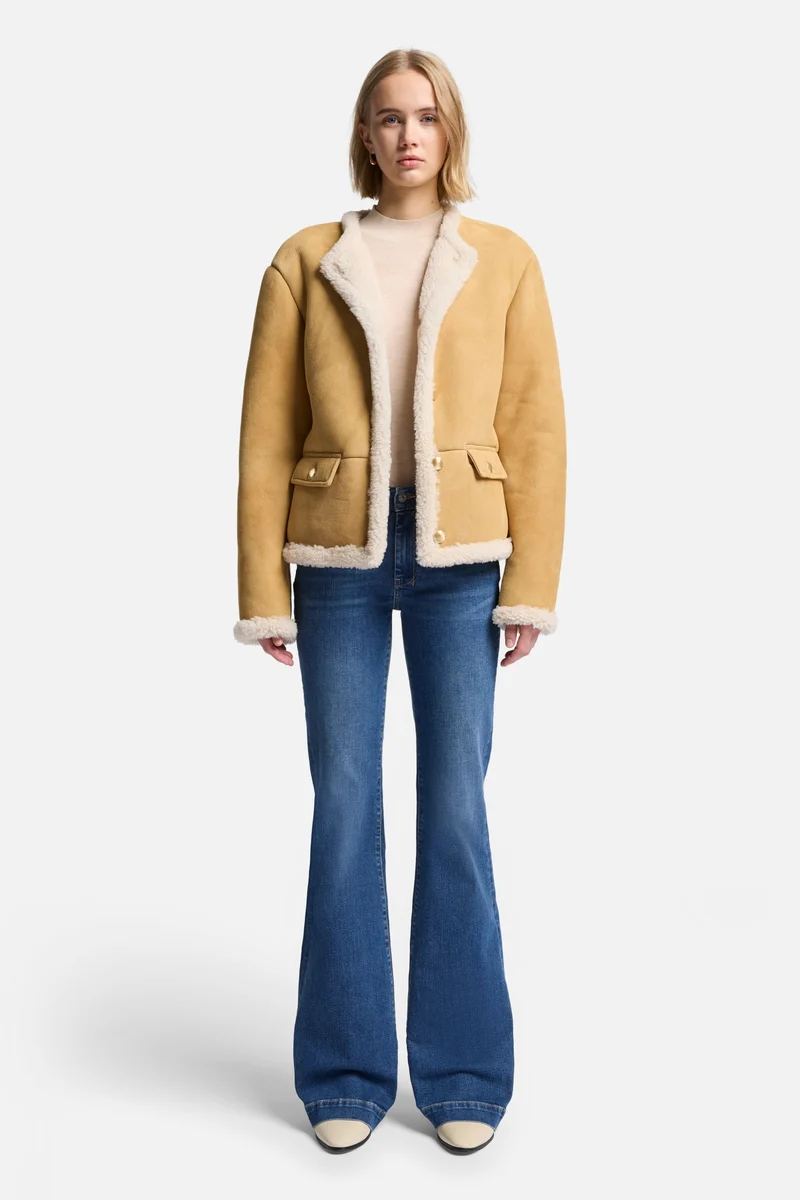 Cropped Shearling Jacket in Porcini