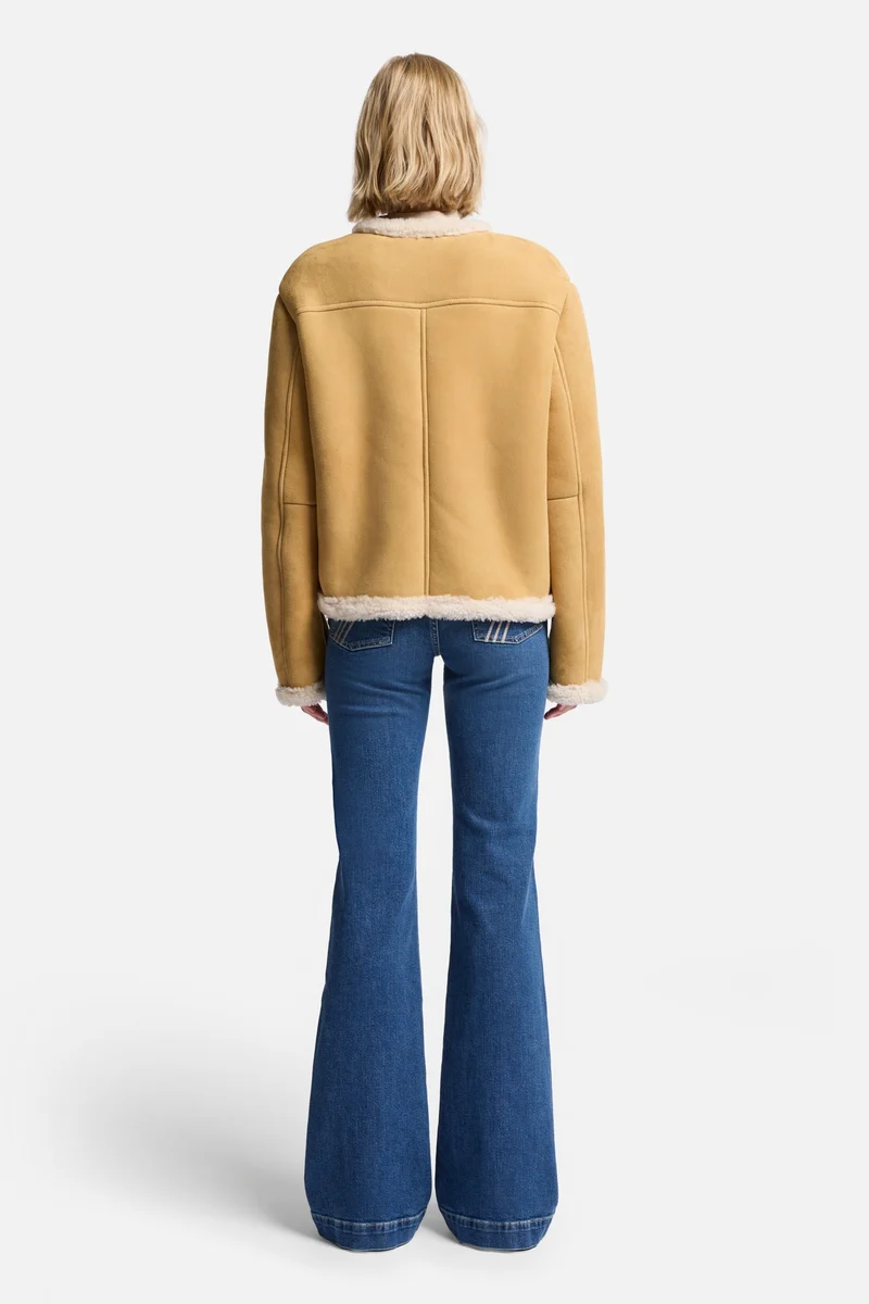 Cropped Shearling Jacket in Porcini