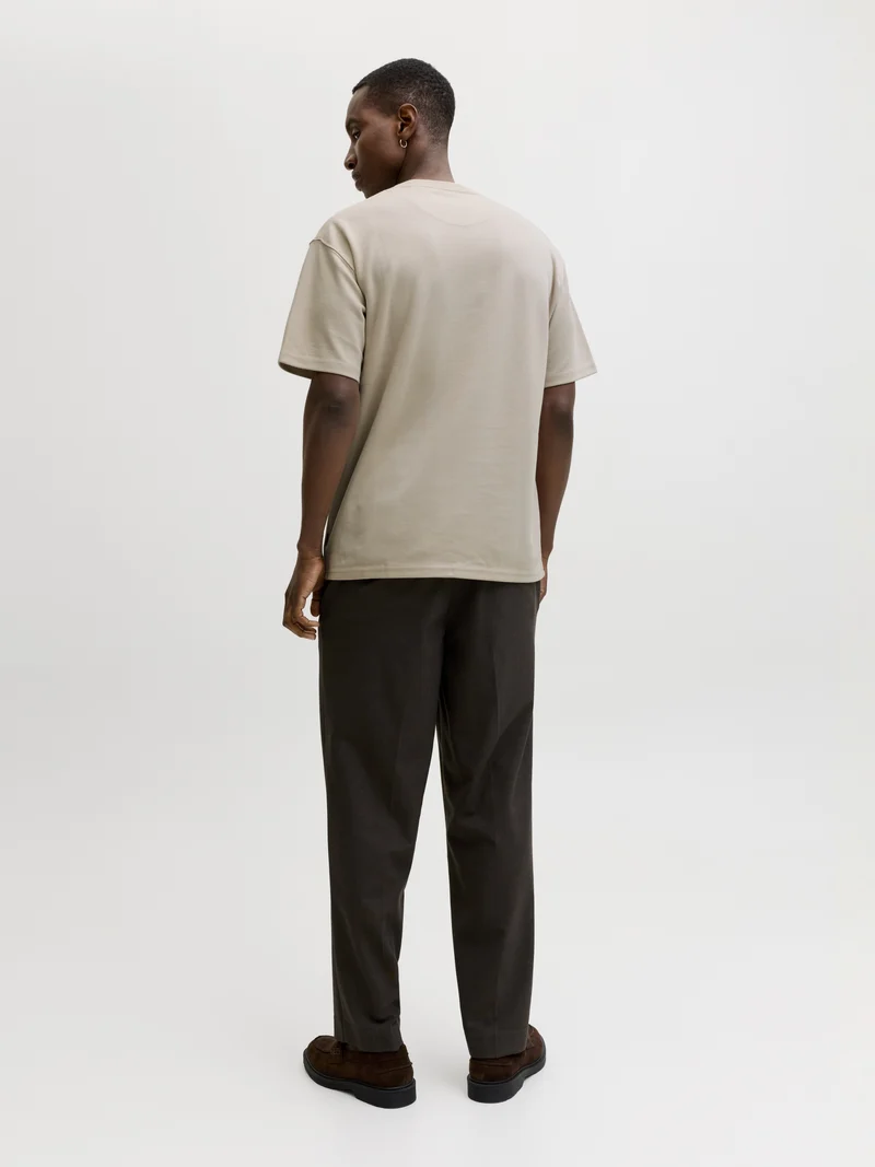 JPRBLAETHAN SS LOGO TEE SN, Ancient Scroll