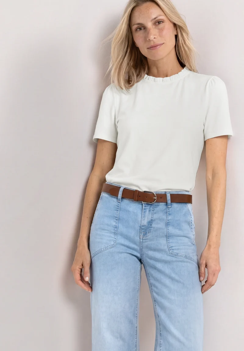 frill neck shirt w.puff sleeve, off white