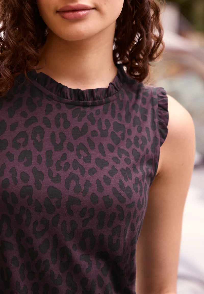 LTD QR Studio_Printed frill ne, very berry