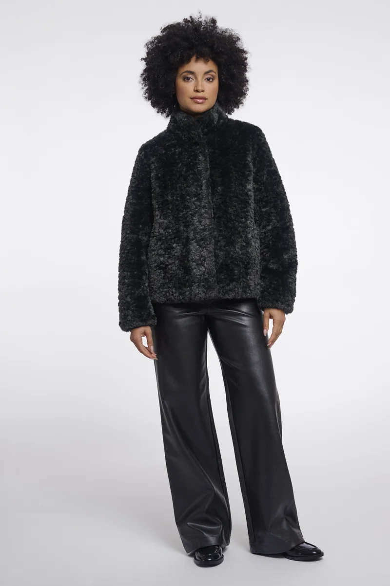 Kion.7002611, urban teal